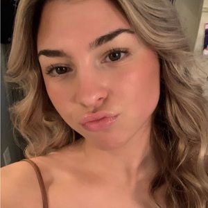 Meet your Posher, Gabriella